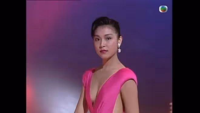 57歲前港姐新劇演視帝老婆,多層次哭戲演技獲贊,感激男演員帶她入戲