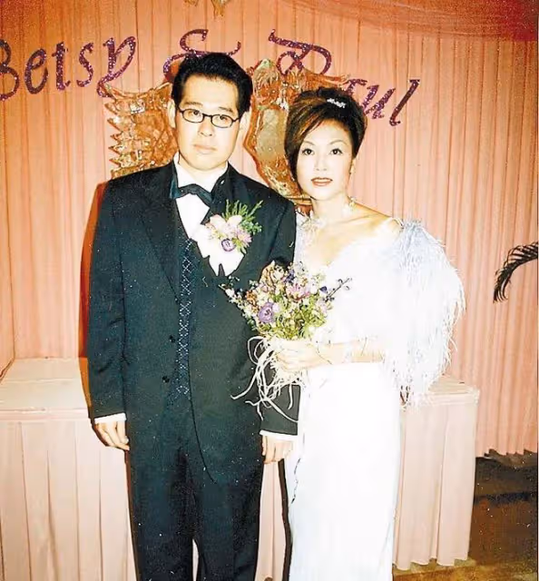 57歲前港姐新劇演視帝老婆,多層次哭戲演技獲贊,感激男演員帶她入戲