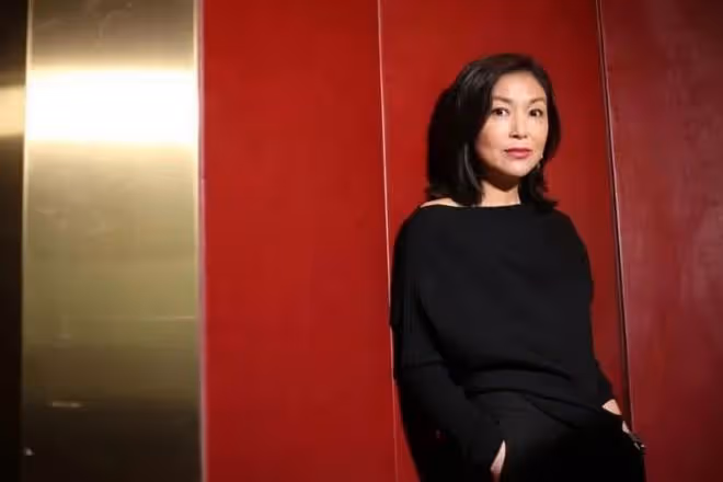 57歲前港姐新劇演視帝老婆,多層次哭戲演技獲贊,感激男演員帶她入戲