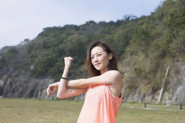 29歲TVB小花公開唯美婚照！入行3年就獲力捧，竟是國家一級運動員！