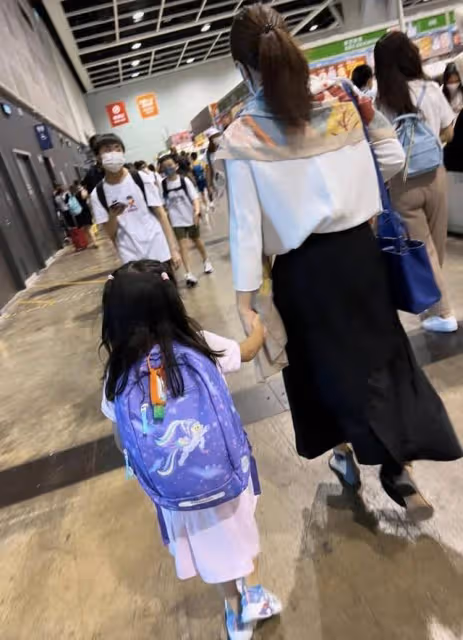 看了郭晶晶3個子女的正臉近照,才明白,霍家的「基因」有多強大