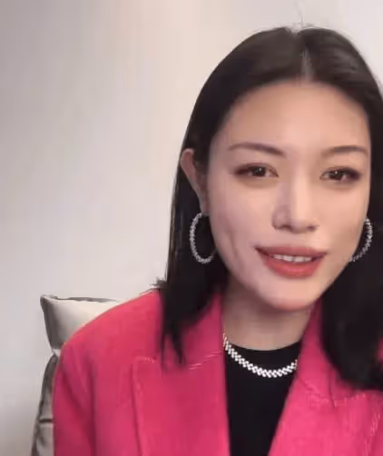 汪峰帶新女友甜蜜聚餐，前妻葛薈婕：他談戀愛是高手，章子怡離開就對了！