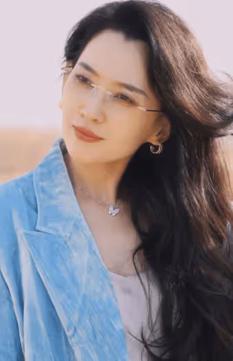 森林北舊照曝光，與前夫合影甜蜜，是華晨宇迷妹，與汪峰雙雙沉默