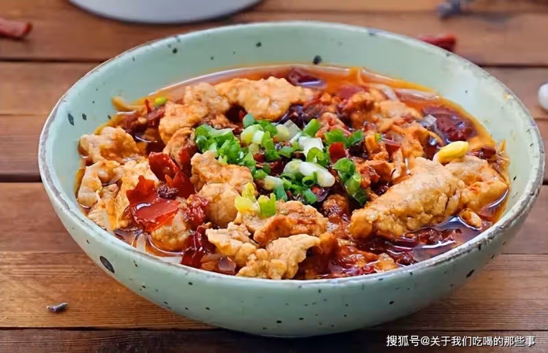 水煮肉片原來這麼簡單,學會這幾個技巧,肉片滑嫩鮮香,麻辣過癮
