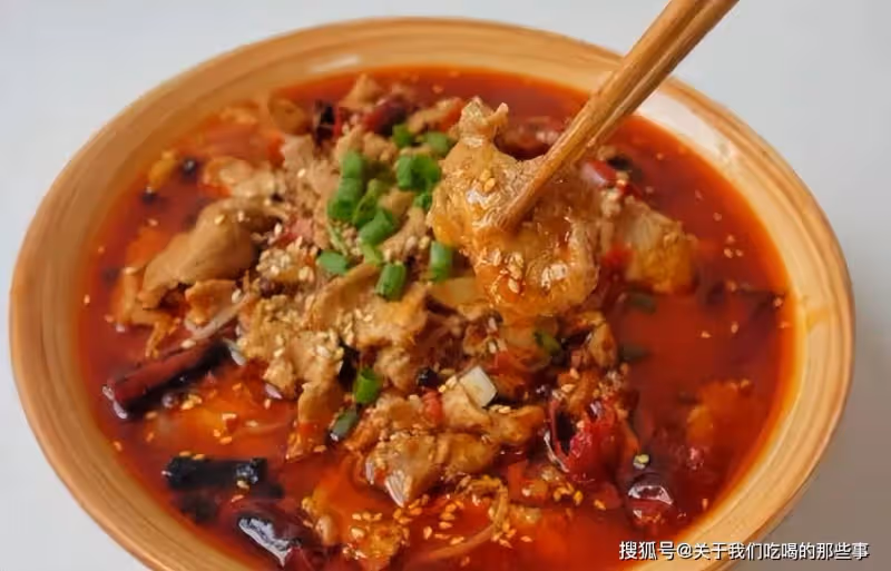水煮肉片原來這麼簡單,學會這幾個技巧,肉片滑嫩鮮香,麻辣過癮