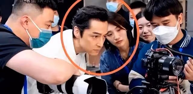 胡歌:我這輩子感到正確的決定,就是分手之後娶了自己的經紀人!