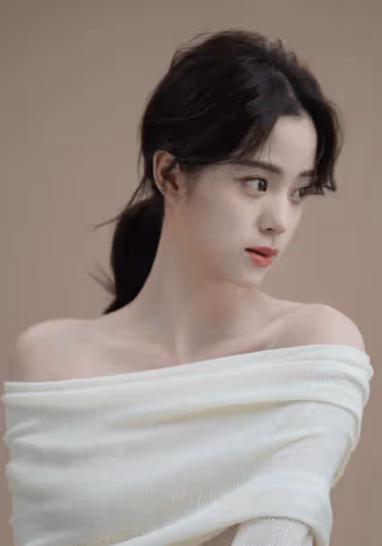 歐陽娜娜一字肩長裙寫真,鎖骨誘人肩頸完美,面容精緻美艷動人