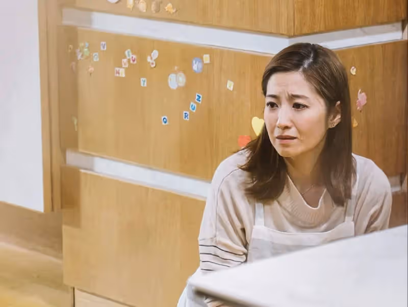 TVB女星陳自瑤再曝婚變!疑與老公王浩信離婚,遭網友質疑在炒作
