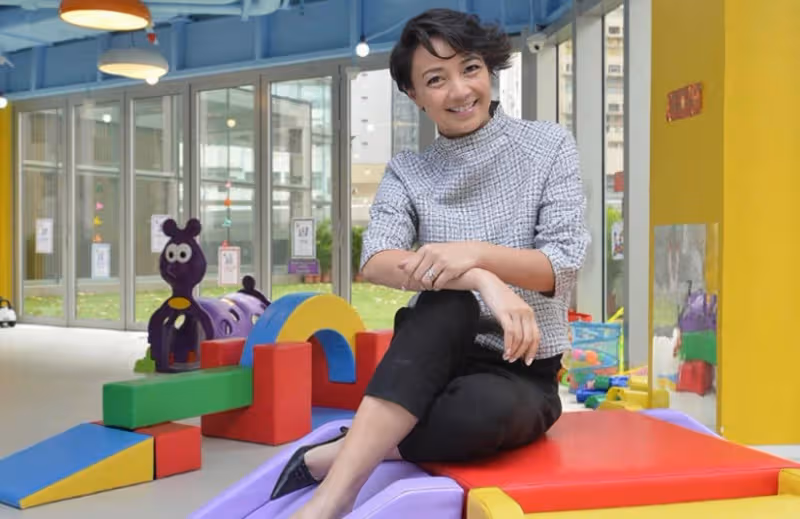 香港女星楊婉儀移居美國,老公生意失敗破產,傳兩人已低調離婚
