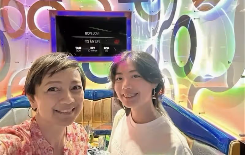 香港女星楊婉儀移居美國,老公生意失敗破產,傳兩人已低調離婚