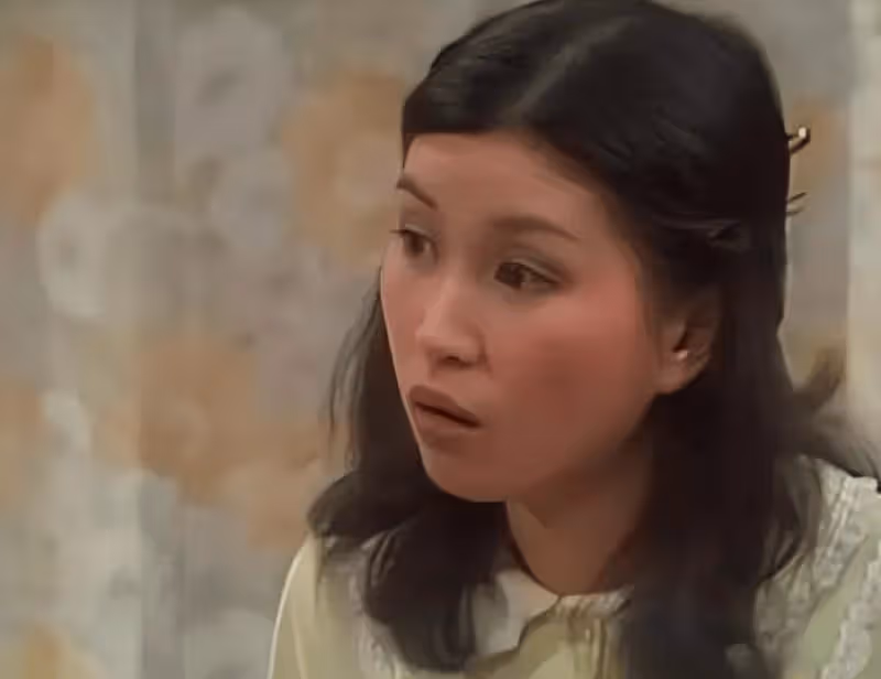 余綺霞被稱為最悲慘港姐,劇中與翁美玲都為情而死,現實卻更殘酷