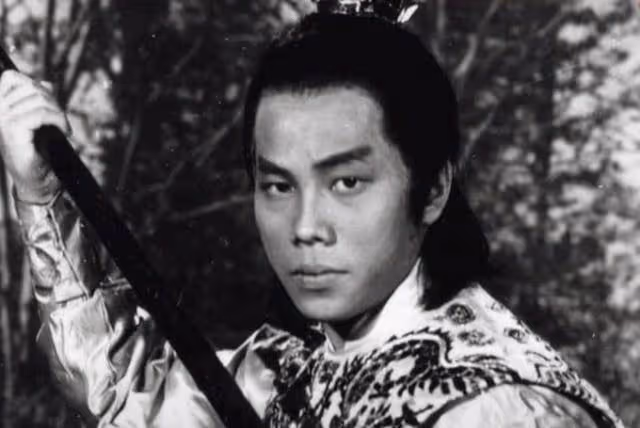因一句話封殺20年,看了梁小龍現狀,才明白他當年的決定有多正確