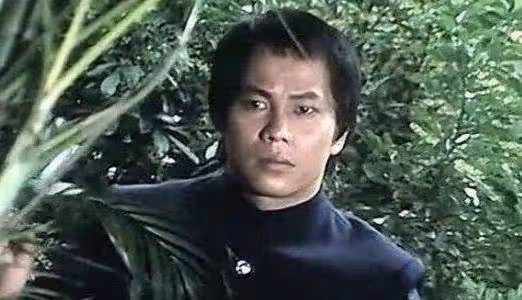 因一句話封殺20年,看了梁小龍現狀,才明白他當年的決定有多正確
