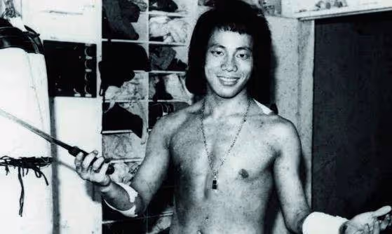 因一句話封殺20年,看了梁小龍現狀,才明白他當年的決定有多正確