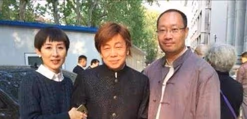因一句話封殺20年，看了梁小龍現狀，才明白他當年的決定有多正確