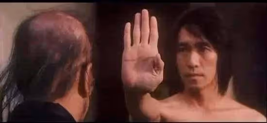 因一句話封殺20年，看了梁小龍現狀，才明白他當年的決定有多正確
