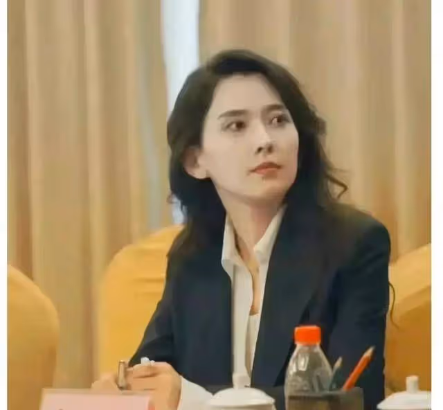 汪峰疑新戀情曝光,帶兒女和女方過母親節,毫不顧及章子怡的感受