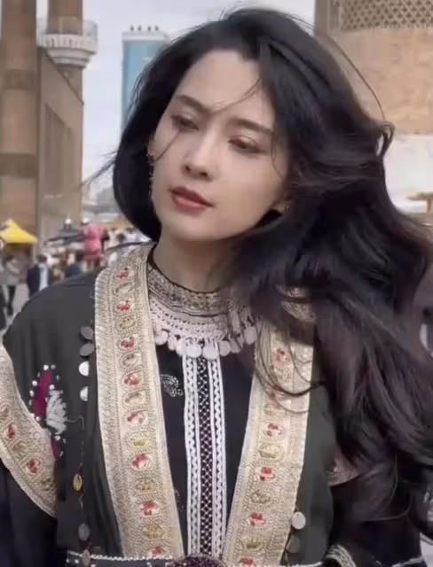 汪峰疑新戀情曝光,帶兒女和女方過母親節,毫不顧及章子怡的感受