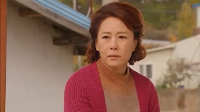 女兒撫養權歸我!前夫每月「按時給生活費」從沒出現 10年後女兒去探望「隔壁鄰居開口」抱頭痛哭