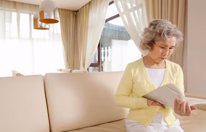 64歲阿姨:和同事搭夥,對方每月給我4千零花,我卻和他果斷分手