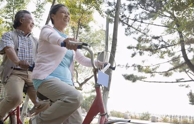 60歲大媽得寸進尺,再婚僅10天,大爺就嚇得要離婚:我實在受不了