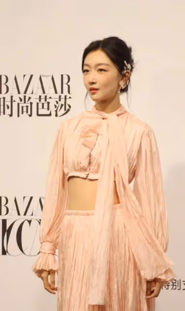 身材差還非要露，從周冬雨到李宇春，明星「假性感」各有各的尷尬