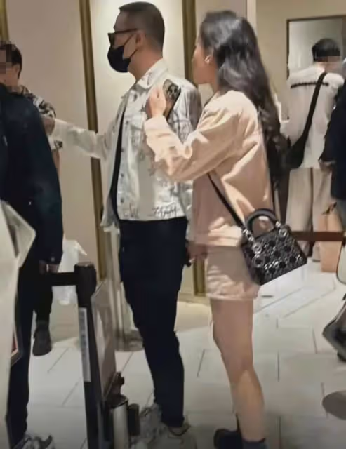 炸裂!汪峰高調牽女友見家長,網友扒出兩人酒店秘照,早有端倪!