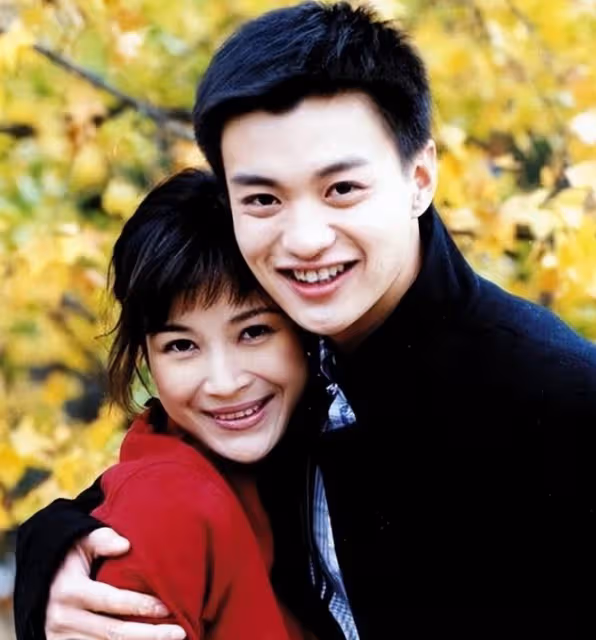 為了嫁50億富豪,狠心拋棄同居5年的周一圍,如今她卻活成了笑話