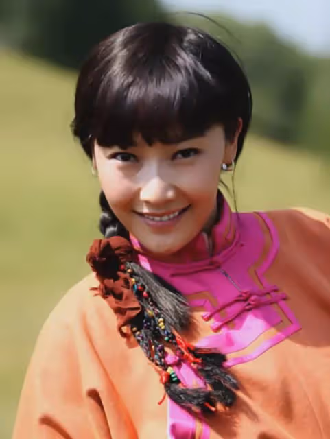 她嫁給癱瘓演員谷智鑫,結婚9年兒女雙全,如今41歲婚姻很幸福