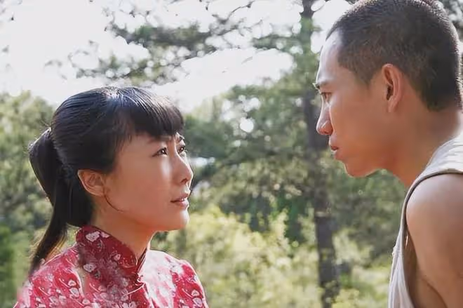 她嫁給癱瘓演員谷智鑫,結婚9年兒女雙全,如今41歲婚姻很幸福