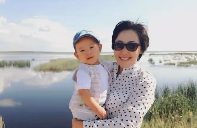 她嫁給癱瘓演員谷智鑫,結婚9年兒女雙全,如今41歲婚姻很幸福