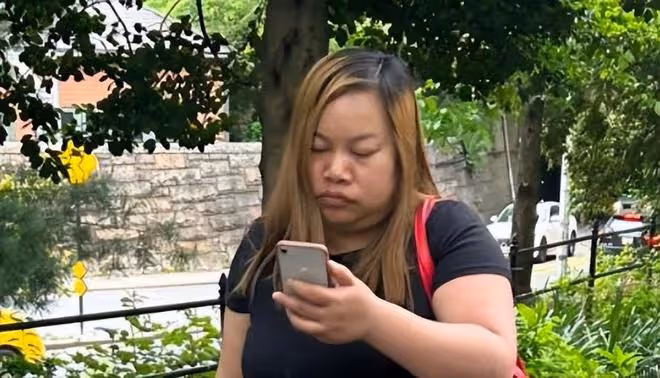 39歲鳳姐胖了很多,體態臃腫仍舊單身,開店賺了幾百萬