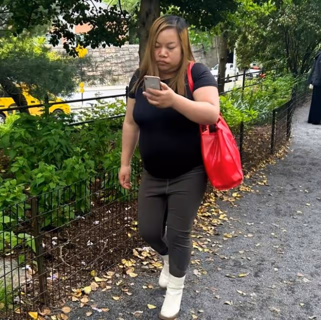 39歲鳳姐胖了很多,體態臃腫仍舊單身,開店賺了幾百萬