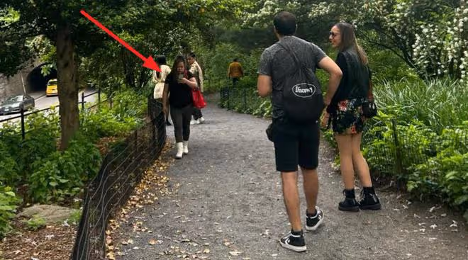 39歲鳳姐胖了很多,體態臃腫仍舊單身,開店賺了幾百萬