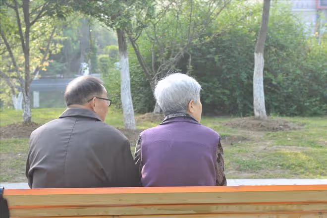 老了我才明白:晚年最悲哀的不是變老和生病,而是為這三件事糟心