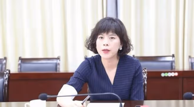 全球華人第一狂嚴介和：迎娶女學生，兒子新疆首富，女兒上海首富