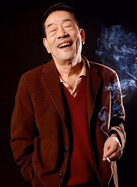 喝酒吃肉、抽華子，92歲的楊少華，在享福的路上一去不返！