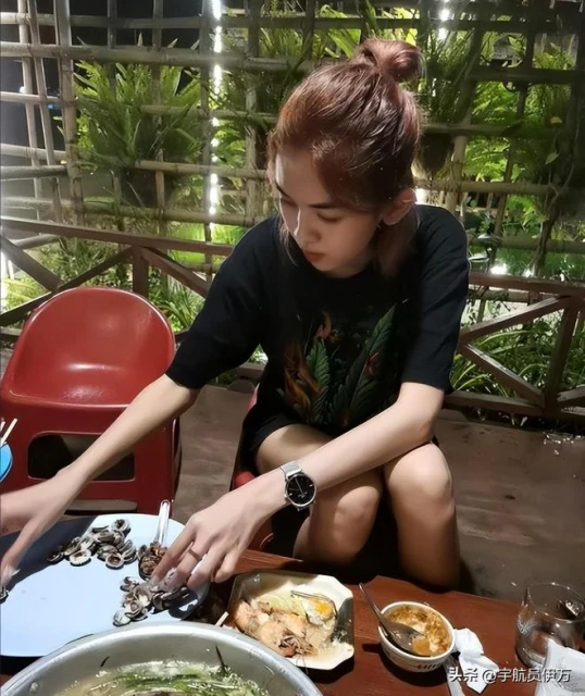 寮國美女嫁大15歲安徽大叔，剛同居就因前任離家出走，如今後悔嗎