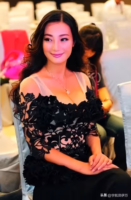 「人間尤物」王李丹妮：為幫初戀拍大尺度片卻遭背叛，如今後悔嗎