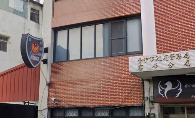 台中高中生家逢巨變,暖警「帶他吃鴨肉飯」默默付錢供無限取餐「怕他餓到」網感動落淚:台灣處處有溫情…