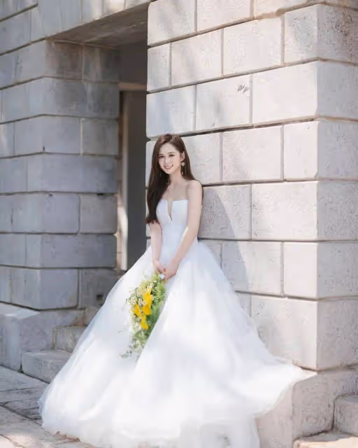 27歲TVB小花突曬婚紗照,撞樣陳喬恩?曾被批搶蔡卓妍男友