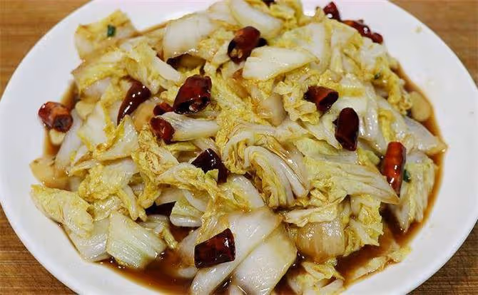 炒白菜記住不要直接下鍋炒,教你飯店不外傳技巧,鮮香入味不出水
