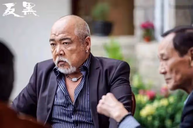 香港資深演員今晨離世終年64歲,曾患胃癌割胃保命,兒子是TVB演員