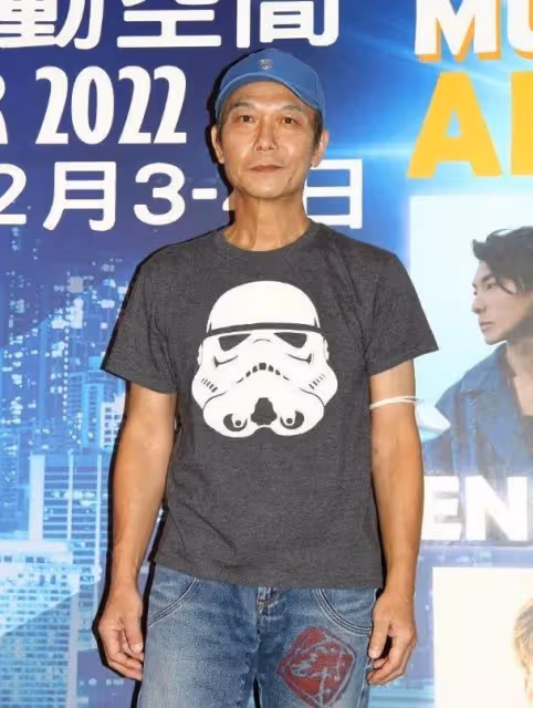 61歲港星暴瘦被指像老伯,健康惹網友擔心,自爆跟太太10年無性生活