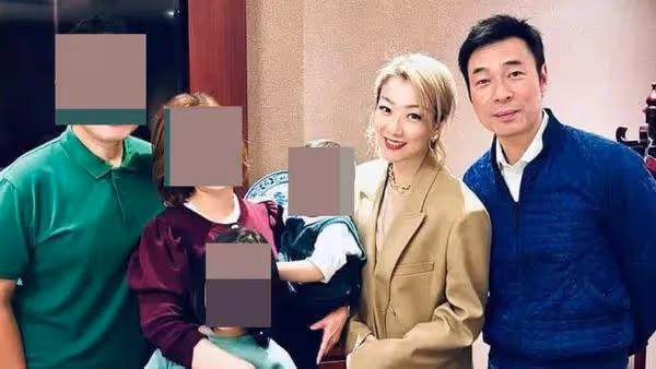 56歲知名歌手曾因偷食事件自我封閉三年,感激太太以愛寬恕錯失