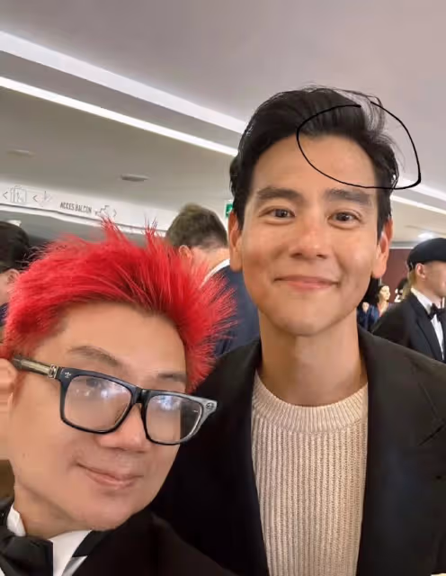 彭于晏坎城後台真實狀態曝光,男神無包袱展現自我,皺紋也帥氣