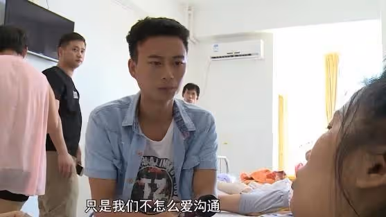 剛生完孩子,妻子提出離婚,丈夫把她捅進醫院:誰讓她滿足不了我