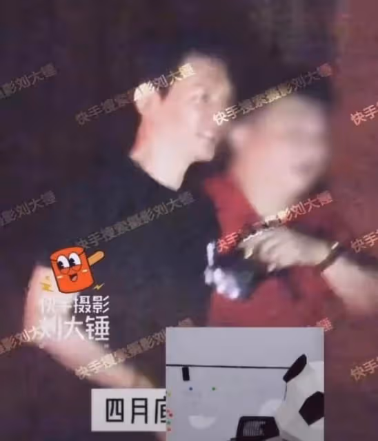 告別趙麗穎?馮紹峰被拍帶兩女生回家!連續兩晚都被拍!