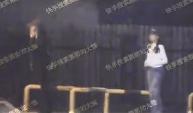 告別趙麗穎?馮紹峰被拍帶兩女生回家!連續兩晚都被拍!