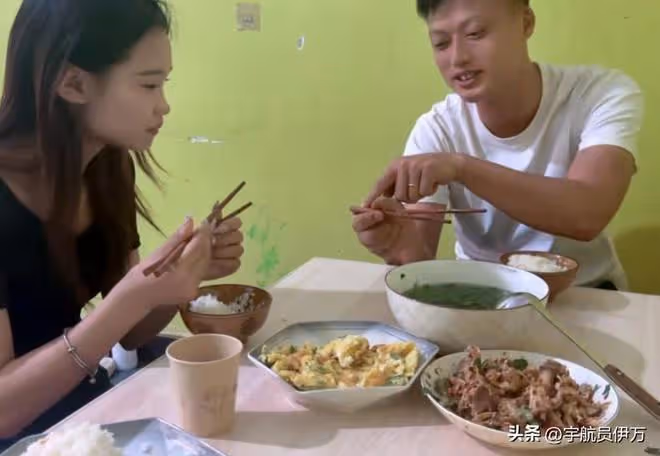 湖南小伙娶小7歲寮國美女,首次見面岳父母全程黑臉,如今後悔嗎
